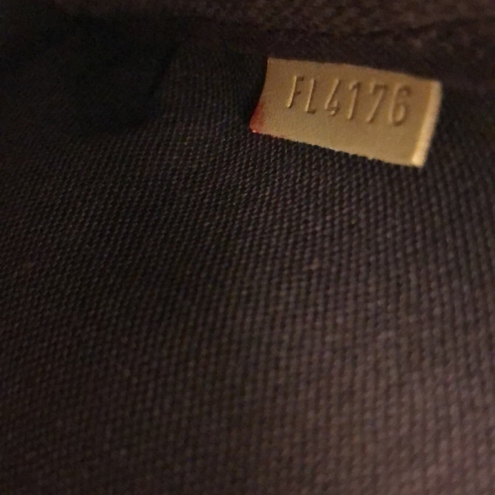Louis Vuitton Favorite MM - Picture 4 of 16